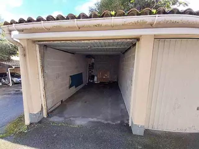 Bordeaux 33000 Achat / Vente parking au dernier étage