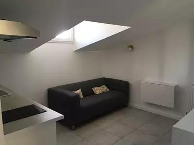 Bordeaux 33000 Location appartement 1 pièce t1 au dernier étage