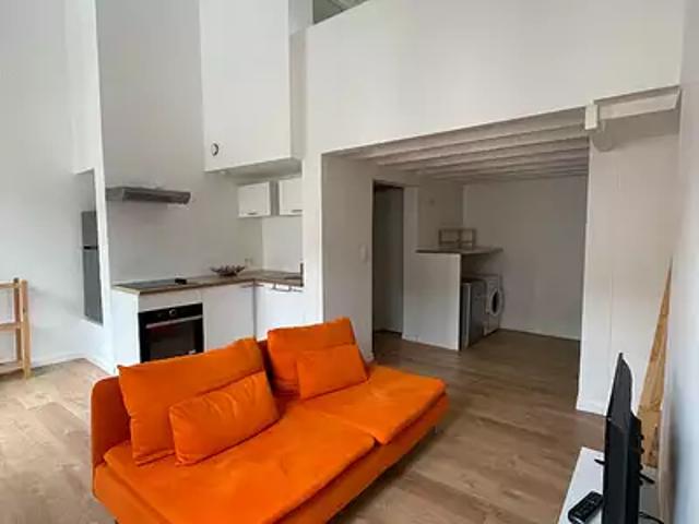 Bordeaux 33000 Location appartement 1 pièce t1 au dernier étage