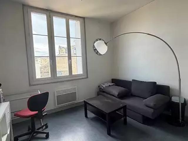 Bordeaux 33000 Location appartement 1 pièce t1 au dernier étage