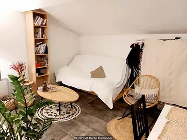 Bordeaux 33000 Location appartement 1 pièce t1 au dernier étage
