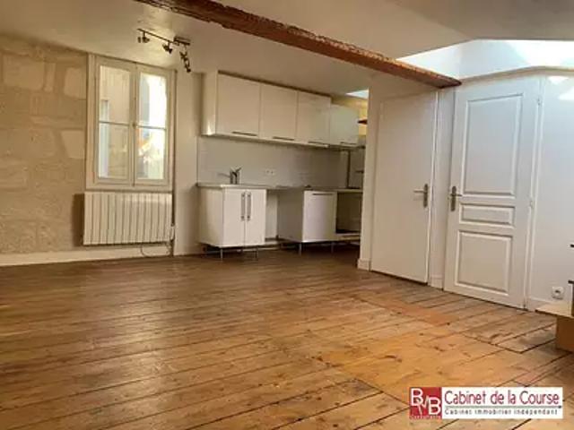 Bordeaux 33000 Location appartement 1 pièce t1 au dernier étage