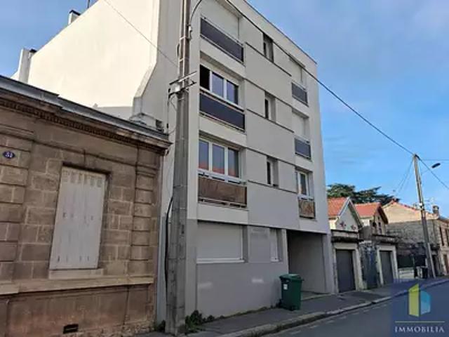 Bordeaux 33000 Location appartement 1 pièce t1 au dernier étage