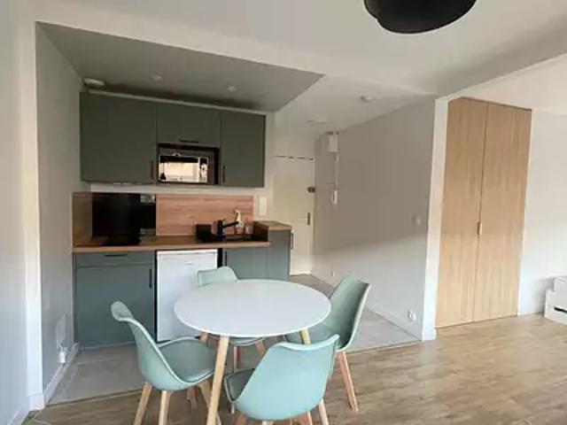Bordeaux 33000 Location appartement 1 pièce t1 au dernier étage