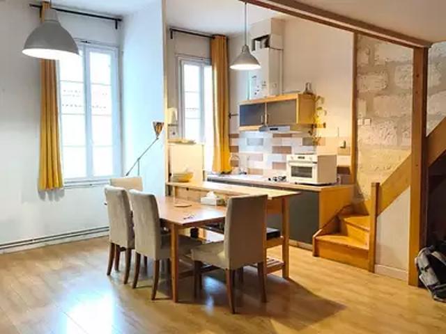 Bordeaux 33000 Location appartement 1 pièce t1 au dernier étage