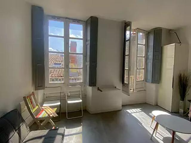 Bordeaux 33000 Location appartement 1 pièce t1 au dernier étage