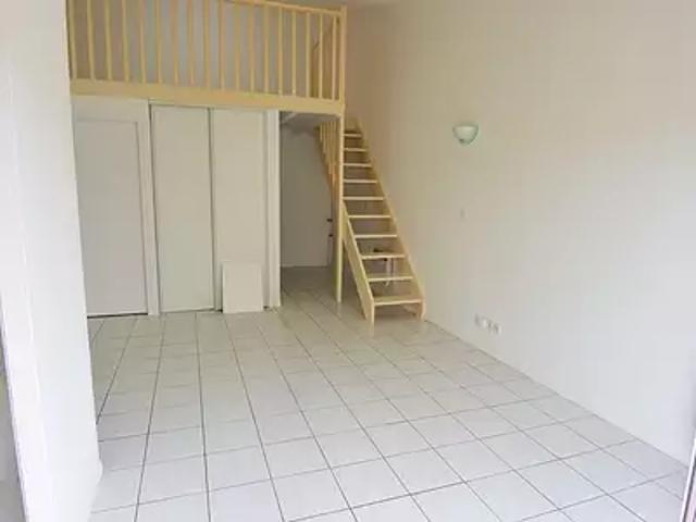 Bordeaux 33000 Location appartement 1 pièce t1 au dernier étage