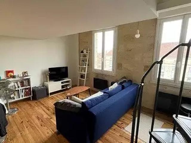 Bordeaux 33000 Location appartement 1 pièce t1 au dernier étage
