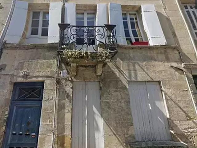 Bordeaux 33000 Location appartement 1 pièce t1 au dernier étage cave