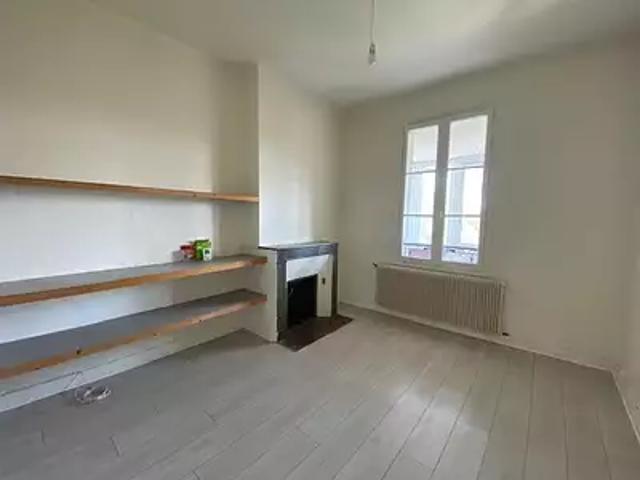 Bordeaux 33000 Location appartement 2 pièces t2 au dernier étage balcon