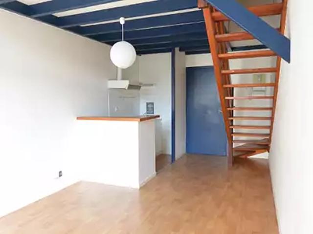 Bordeaux 33000 Location appartement 2 pièces t2 au dernier étage