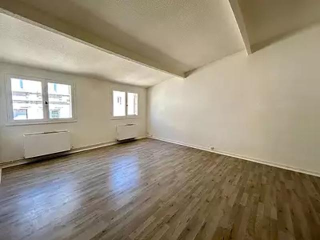 Bordeaux 33000 Location appartement 2 pièces t2 au dernier étage