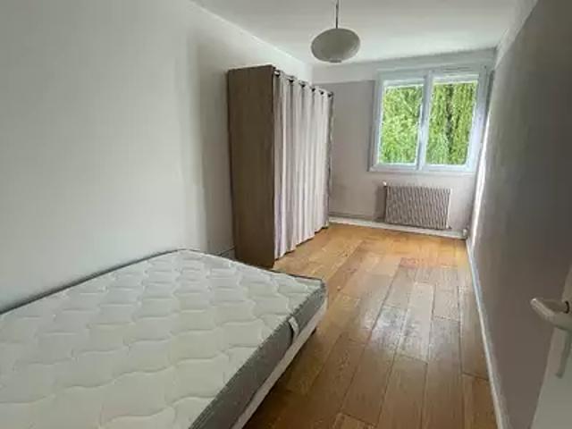 Bordeaux 33000 Location appartement 3 pièces t3 au dernier étage cave
