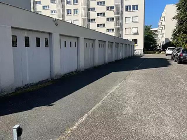 Bordeaux 33000 Location parking au dernier étage