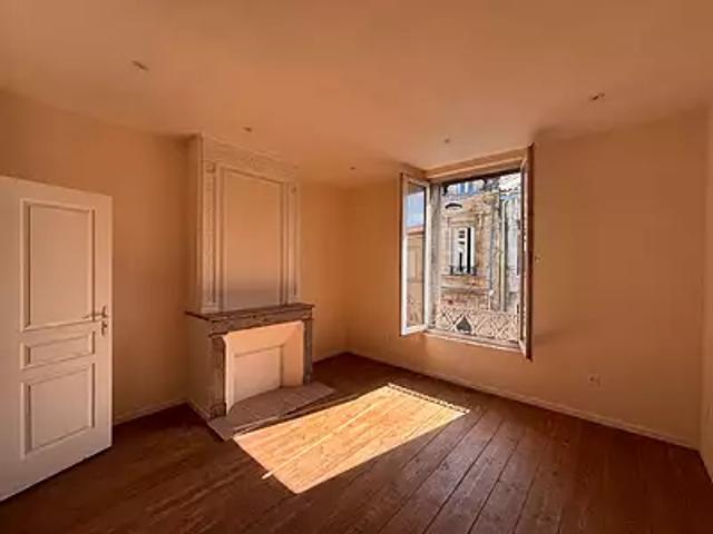 Bordeaux 33100 Achat / Vente appartement 1 pièce t1 au dernier étage terrasse