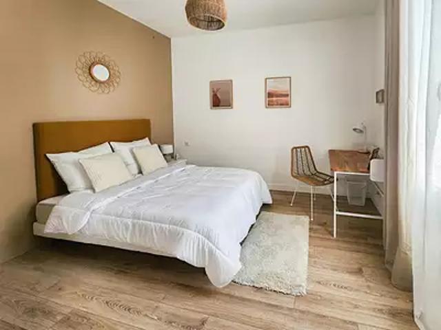 Bordeaux 33100 Location maison 5 pièces t5 terrasse