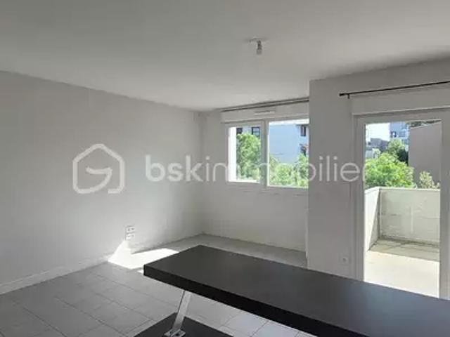 Bordeaux 33300 Achat / Vente appartement 2 pièces t2 balcon