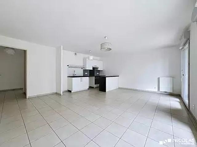 Bordeaux 33300 Location appartement 3 pièces t3 terrasse