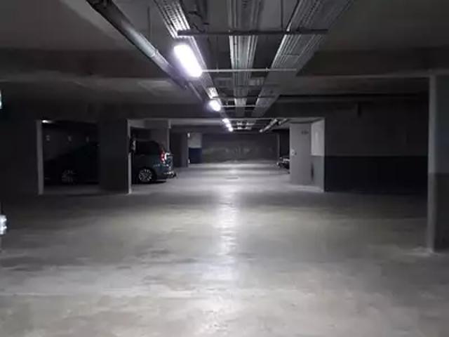Bordeaux 33300 Location parking au dernier étage