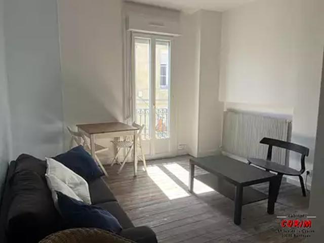 Bordeaux 33800 Location appartement 1 pièce t1 au dernier étage