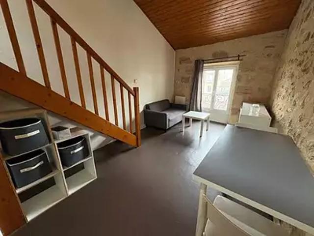 Bordeaux 33800 Location appartement 1 pièce t1 au dernier étage