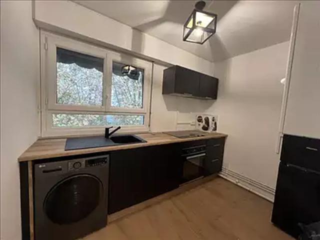 Bordeaux 33800 Location appartement 1 pièce t1 au dernier étage