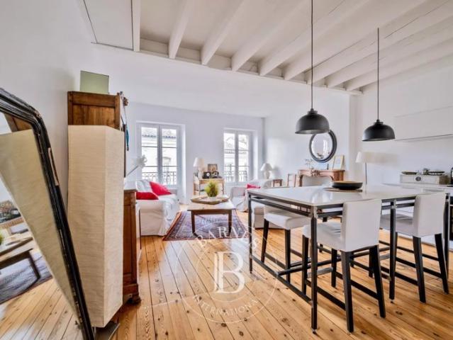 Bordeaux Tourny Duplex rénové de 98 m² Dernier étage