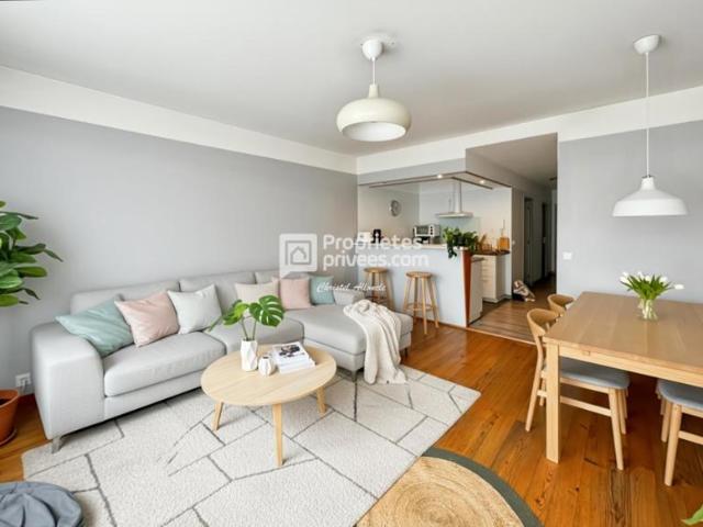 Bordeaux Appartement de 65 m2 avec 2 Chambres et TERRASSE