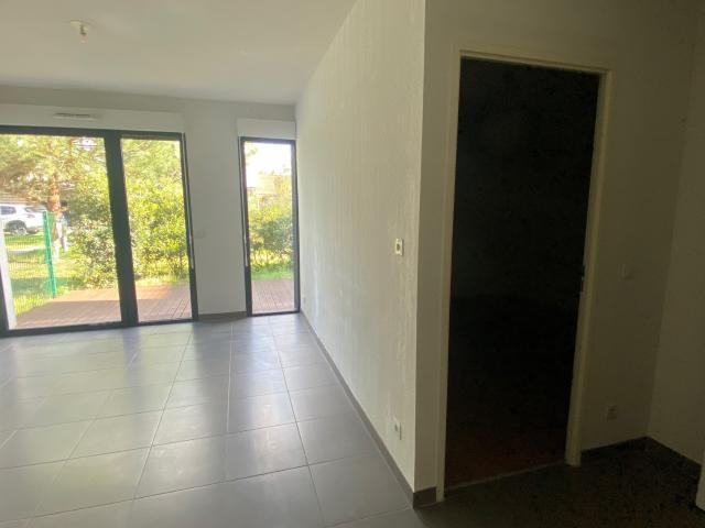 BORDEAUX BASTIDE APPARTEMENT T2 AVEC JARDIN ET PARKING