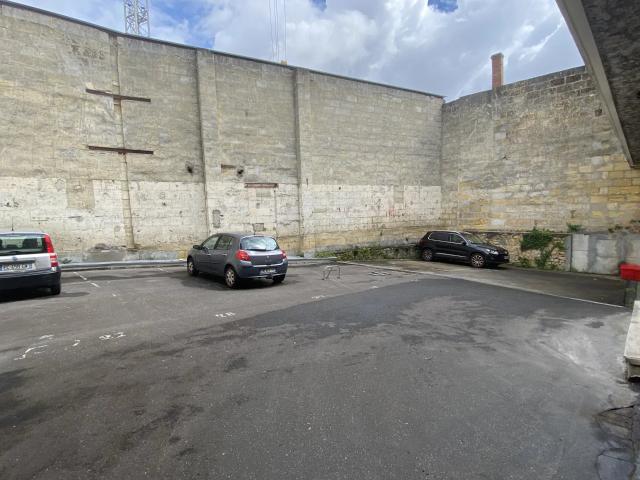 Bordeaux Capucins place de parking dans une résidence sécurisée