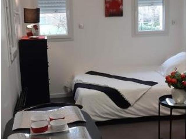 Bordeaux Caudéran. A Louer STUDIO MEUBLE 22m²