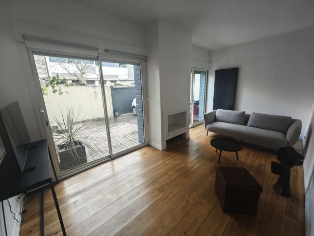 BORDEAUX CAUDERAN / GRAND LEBRUN MAISON MEUBLEE T3 AVEC PARKING