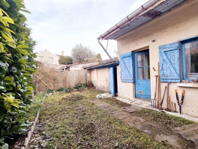 BORDEAUX CAUDERAN MONDESIR T3 A RENOVER AVEC JARDIN