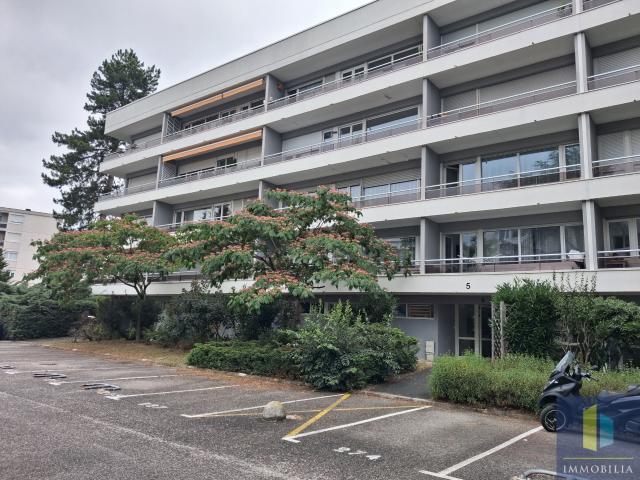 BORDEAUX CAUDERAN STEHELIN APPARTEMENT T3 AVEC PARKING CLIMATISATION REVERSIBLE