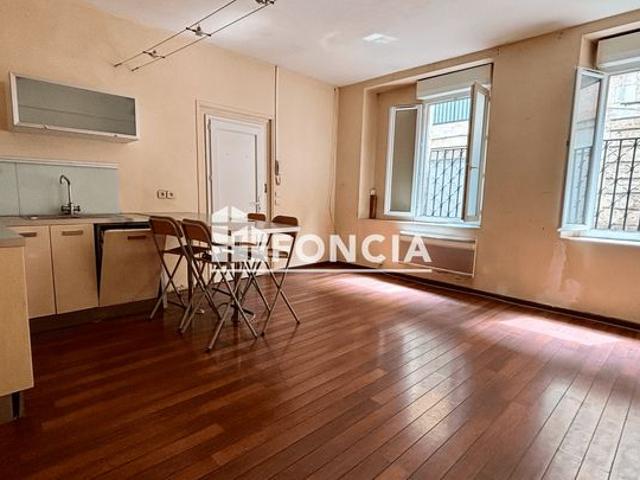 BORDEAUX – CENTRE HISTORIQUE – STUDIO DE 40 m²