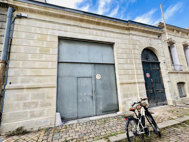 Bordeaux centre Jardin Public / Montesquieu, superbe immeuble p