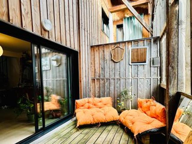 Bordeaux Chartrons, calme et résidentiel, superbe Duplex de 96 m2 avec terrasse et garage