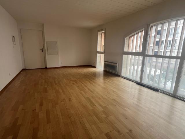 BORDEAUX CHARTRONS APPARTEMENT TYPE 3 AVEC PARKING SECURISE