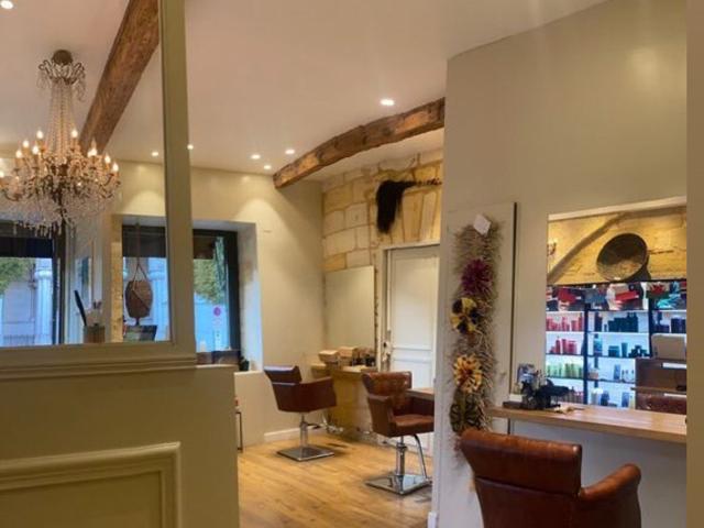 BORDEAUX CHARTRONS — DROIT AU BAIL SALON DE COIFFURE MIXTE — 58 M2