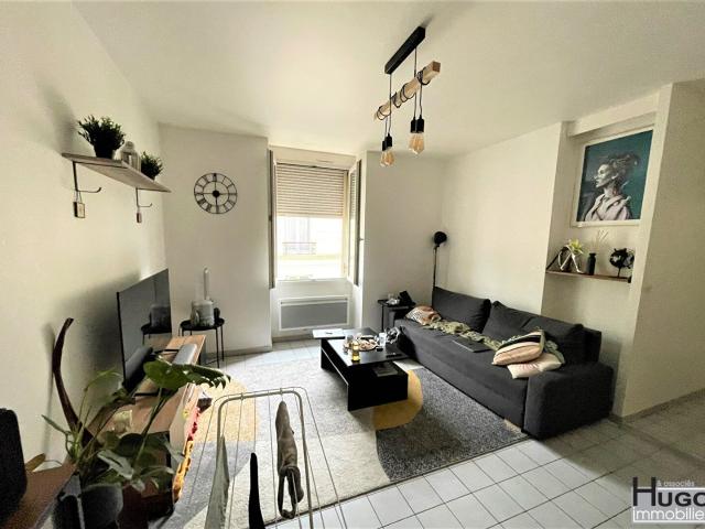 BORDEAUX CHARTRONS IMMEUBLE MIXTE 6 LOTS AVEC PLATEAU A AMENAGER !