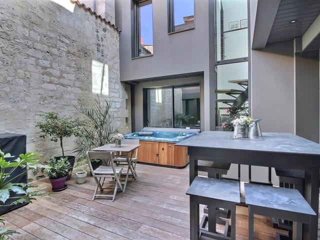 BORDEAUX CHARTRONS LOFT 4 CHAMBRES GARAGE TERRASSE SPA