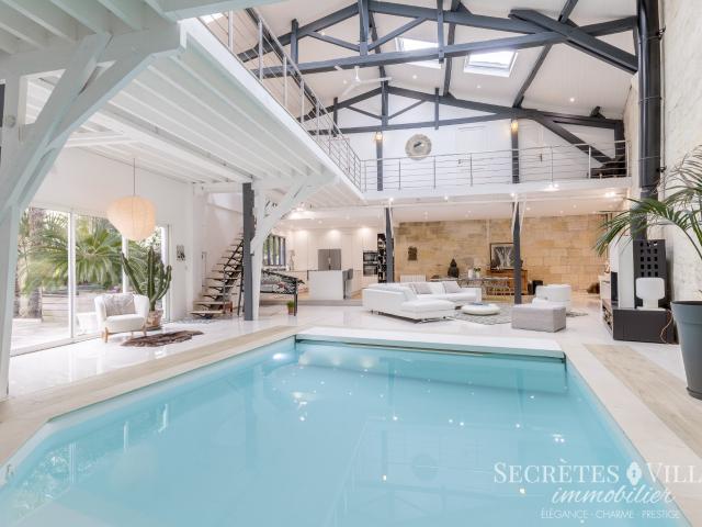 BORDEAUX CHARTRONS SUPERBE LOFT 272M2 ET PISCINE INTERIEURE