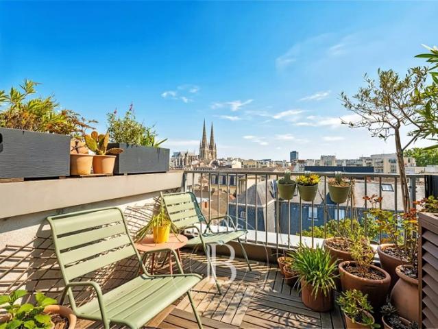 Bordeaux hypercentre Duplex de 127 m² dernier étage Terrasse Ascenseur