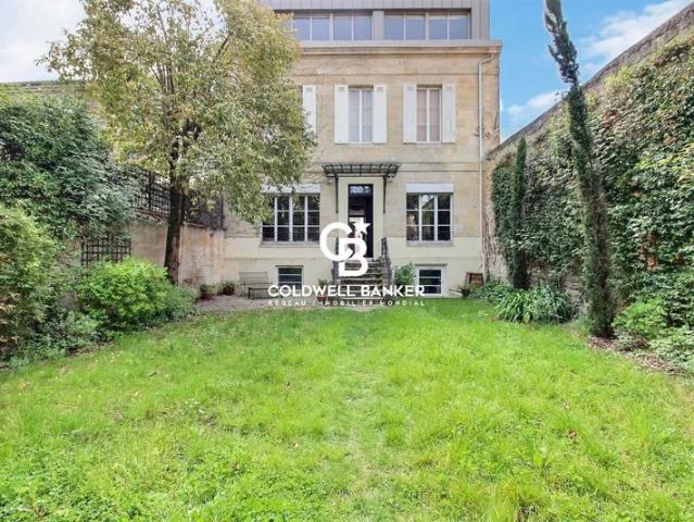 BORDEAUX MAISON FAMILIALE EN PIERRE PISCINE PRESTATIONS ANCIENNES JARDIN 180M² GARAGE POUR PLUSIEURS VOITURES
