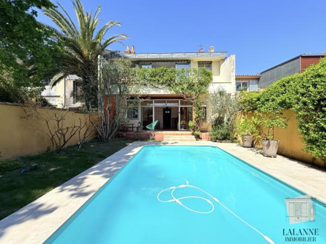 BORDEAUX NANSOUTY MAISON EN PIERRE DE 243 M2 AVEC JARDIN
