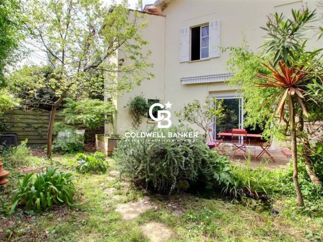 BORDEAUX NANSOUTY MAISON EN PIERRE 3 CHAMBRES JARDIN