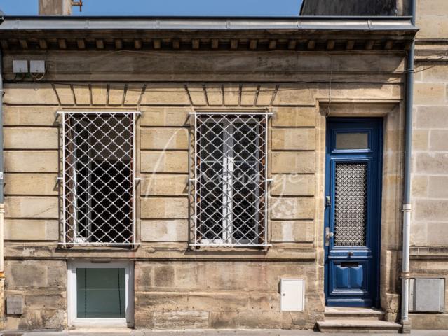 BORDEAUX NANSOUTY/ SAINT GENES: ECHOPPE AVEC JARDIN