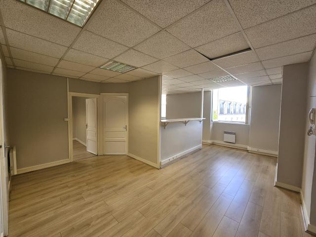Bordeaux Place Gambetta Bureaux à louer de 48 m2