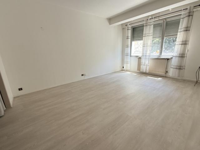 BORDEAUX PROCHE GAMBETTA Grand T2 de 56m2 avec cave