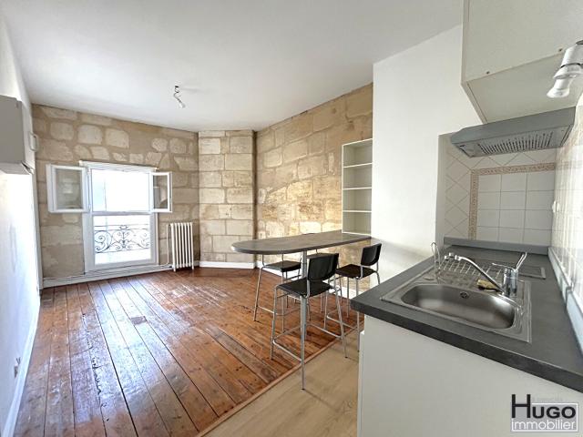 BORDEAUX PROCHE DU MUSEE D'AQUITAINE ET DU COURS PASTEUR IMMEUBLE DE 4 LOTS EN BON ETAT GENERAL !